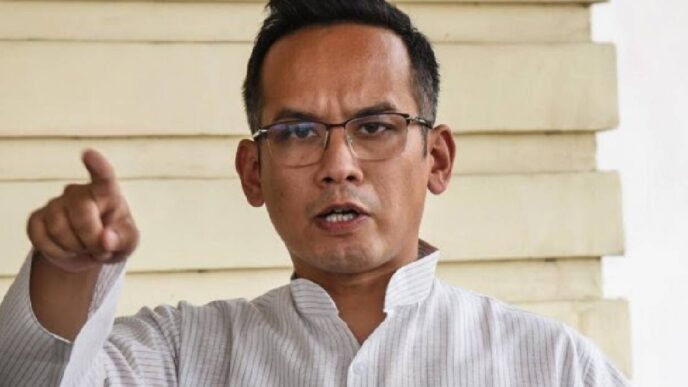 Assam Congress President demands justice after journalist and child threatened
