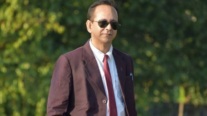 Case to be filed against retired IAS officer Hitesh Dev Sarma for threatening journalist