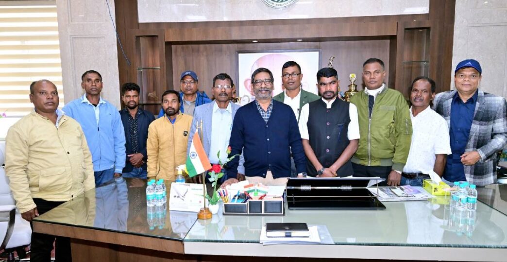 Hemant Soren assures support to Assam’s adivasi community after meeting delegation in Jharkhand Assembly